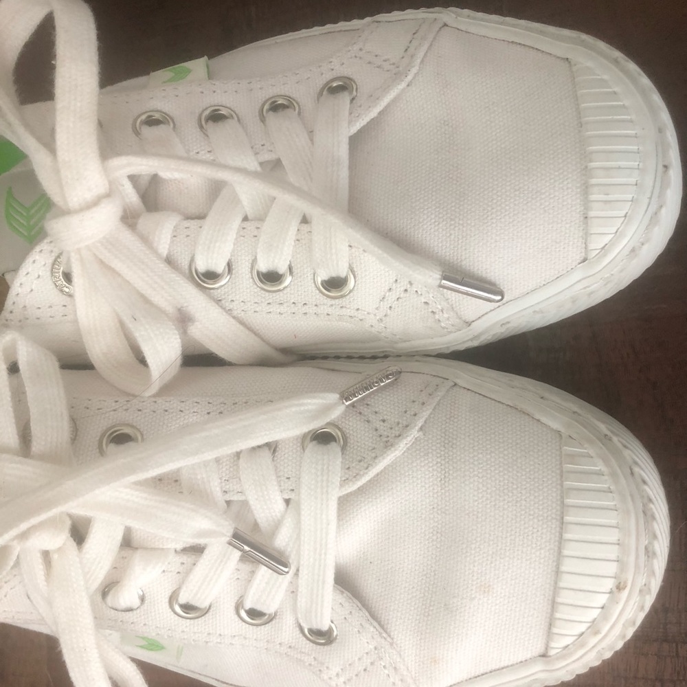 Brazilian Cariuma canvas sneakers
